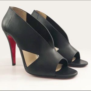 Christian Louboutin Black Leather Pumps Size 36
